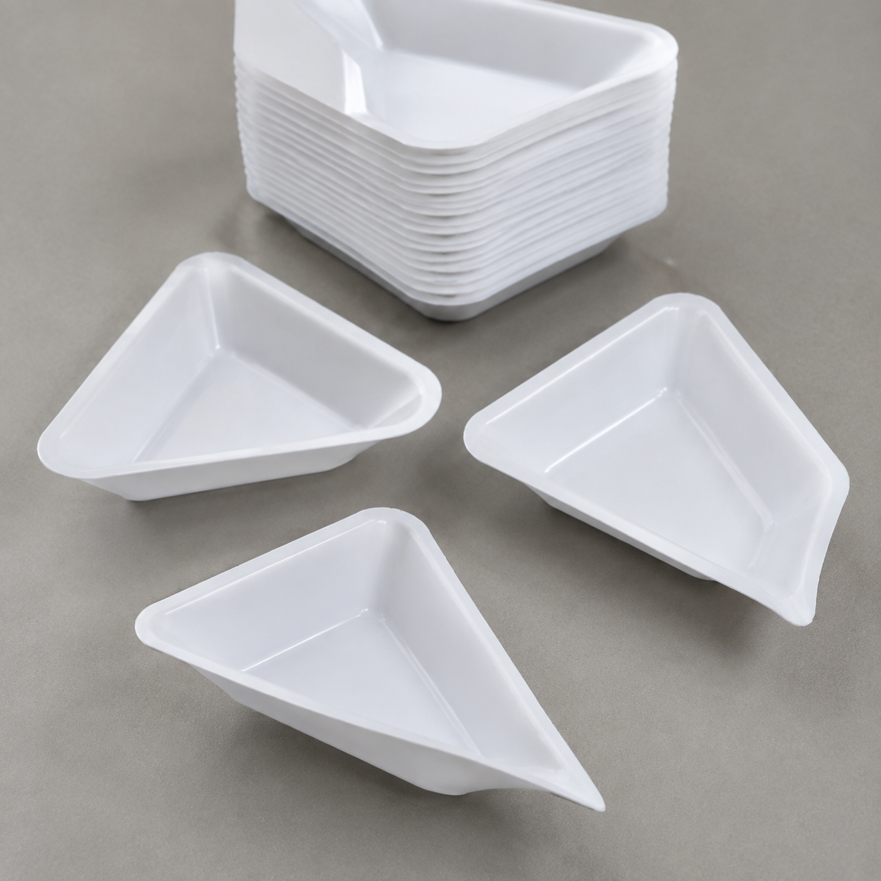Medium Weighing Boats — 100 mL, 125 Pack - Image 2
